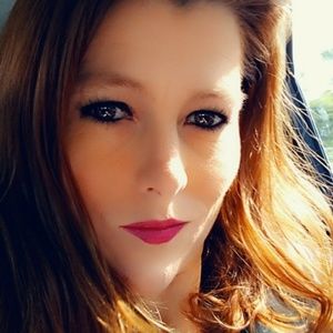 Meet your Posher, De ona